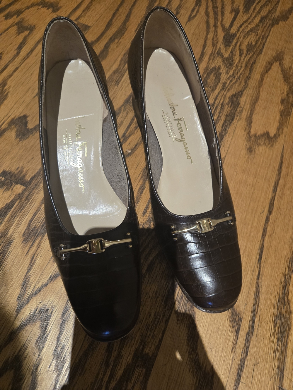 Vintage Salvatore Ferragamo Brown Croc-Embossed Leather Shoes with Gold Bit 8-2A - Picture 15 of 15